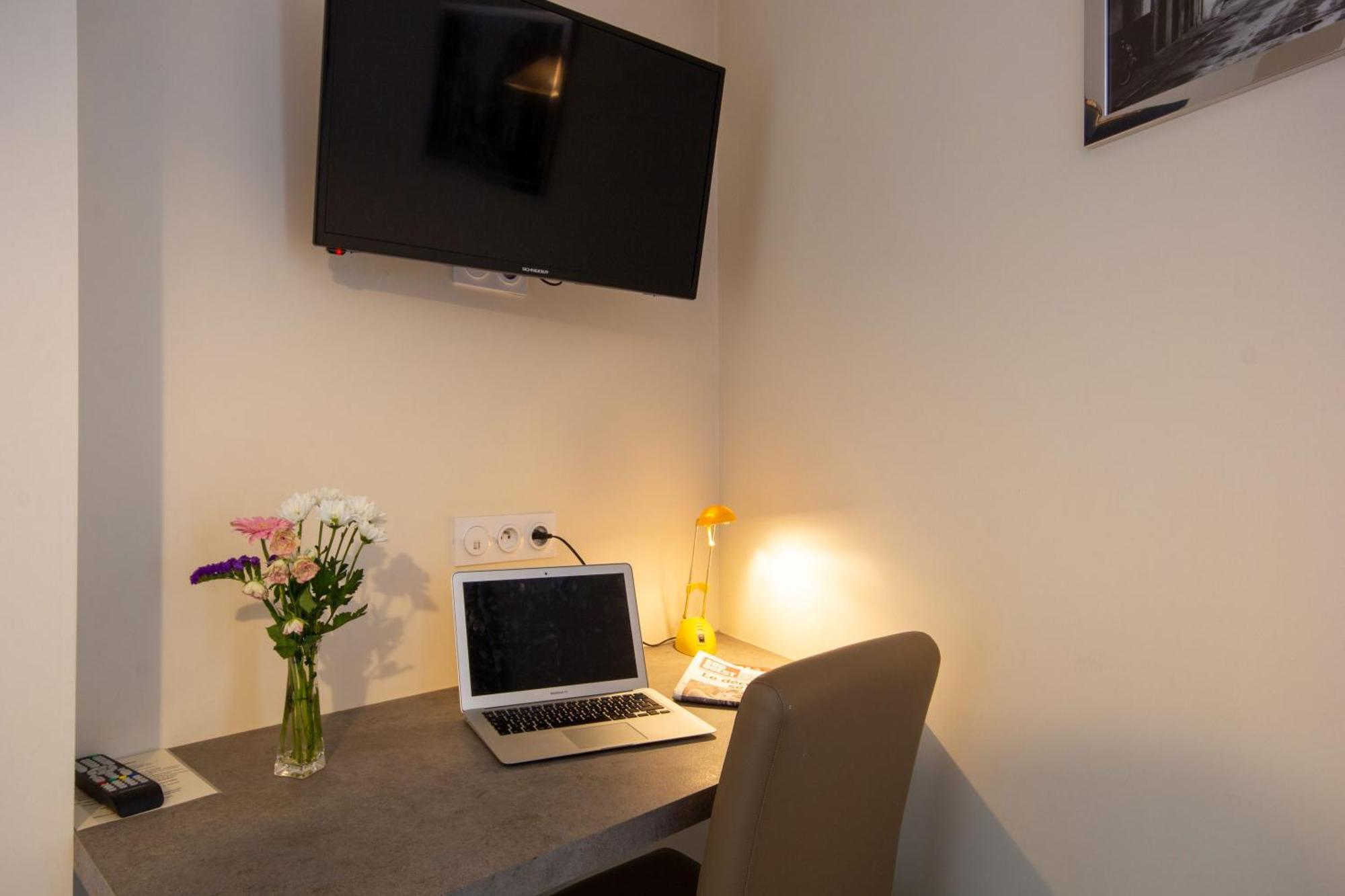 Cit'Hotel Le Commerce Сожон Экстерьер фото