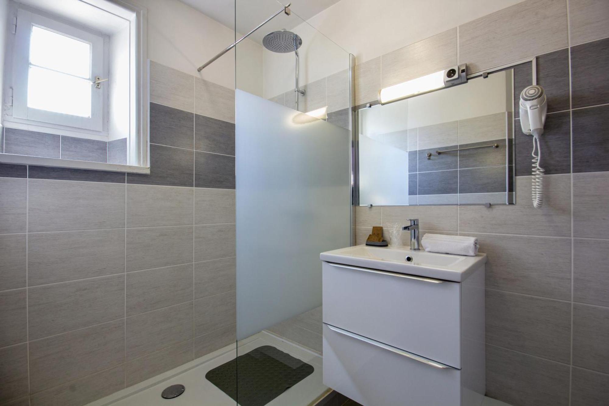 Cit'Hotel Le Commerce Сожон Экстерьер фото